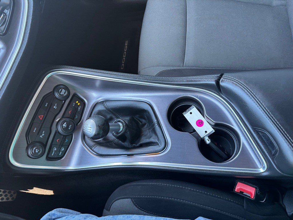 2016 Dodge Challenger Image 24