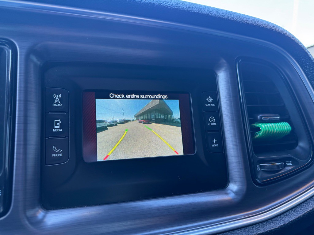 2016 Dodge Challenger Image 25