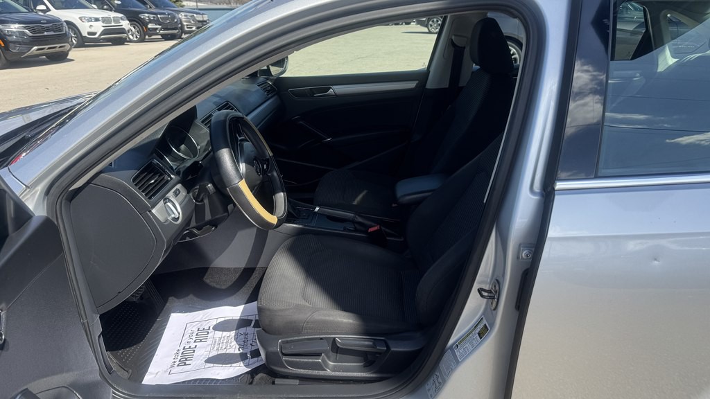 2016 Volkswagen Passat Image 15