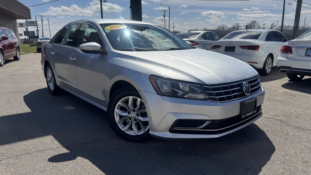 2016 Volkswagen Passat Image 2