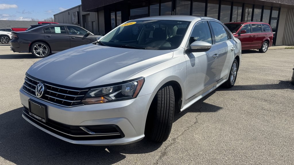 2016 Volkswagen Passat Image 4