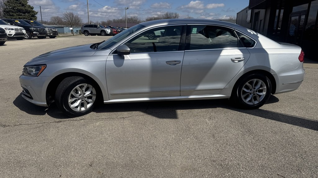 2016 Volkswagen Passat Image 5