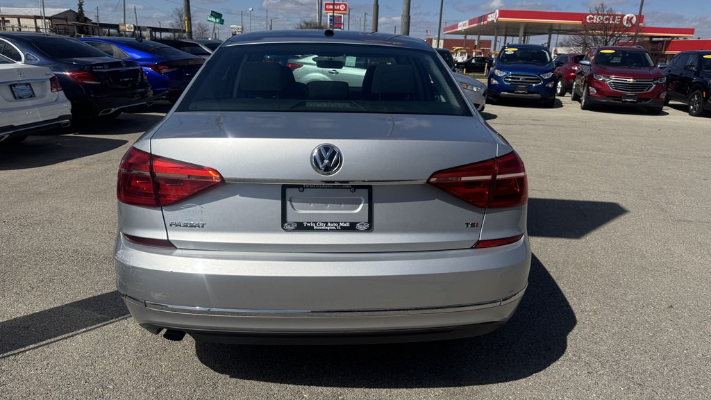 2016 Volkswagen Passat Image 7