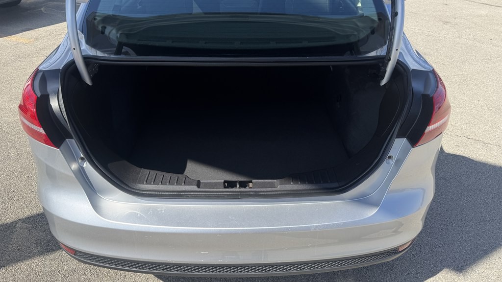 2016 Ford Focus Image 8