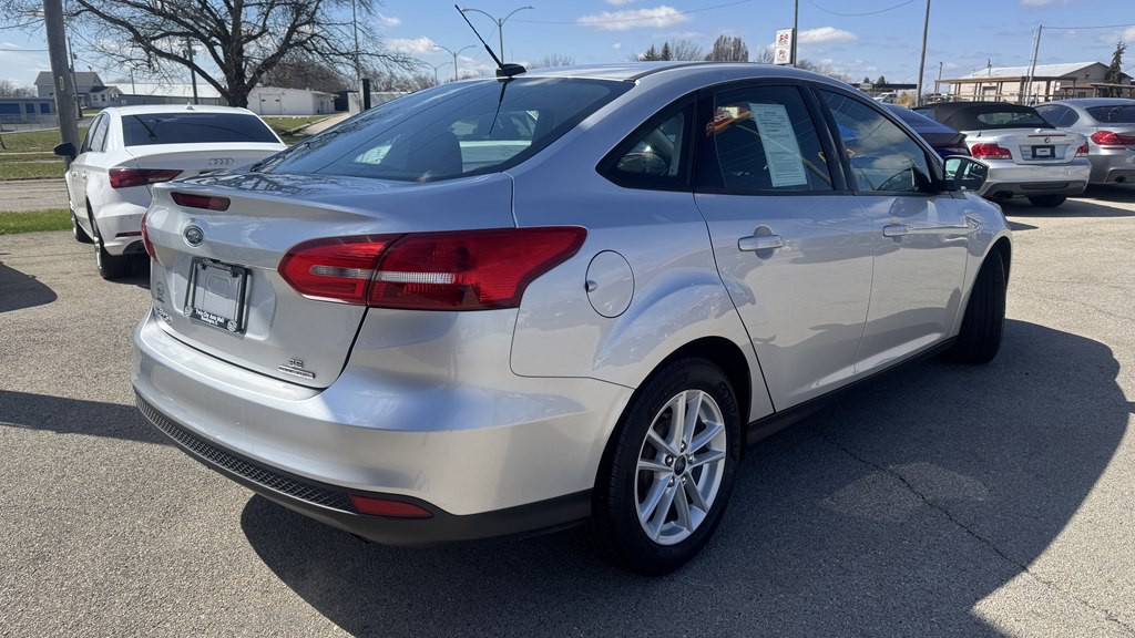 2016 Ford Focus Image 9