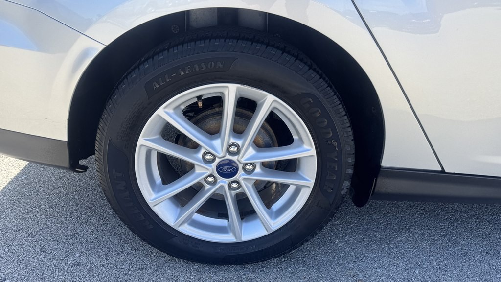 2016 Ford Focus Image 12