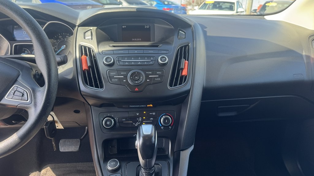 2016 Ford Focus Image 18