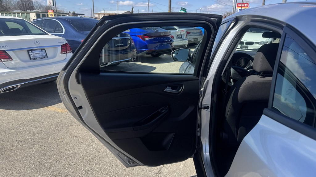 2016 Ford Focus Image 19