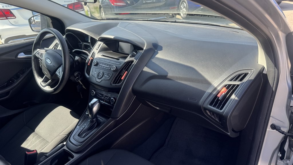 2016 Ford Focus Image 25