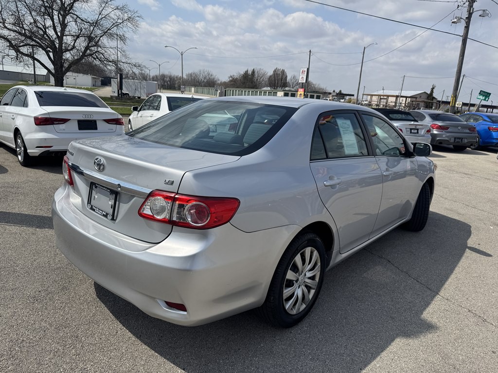 2013 Toyota Corolla Image 7