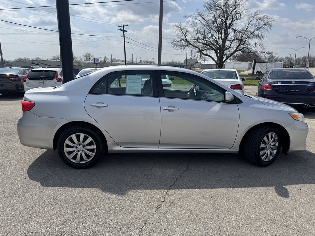 2013 Toyota Corolla Image 8