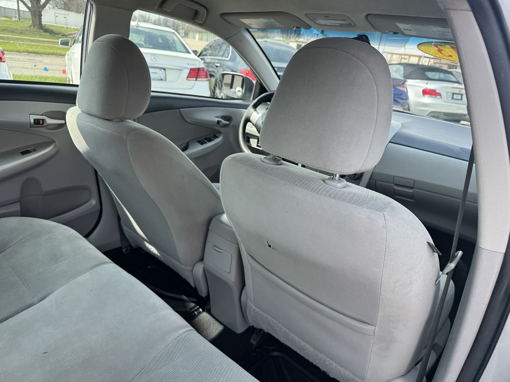 2013 Toyota Corolla Image 16