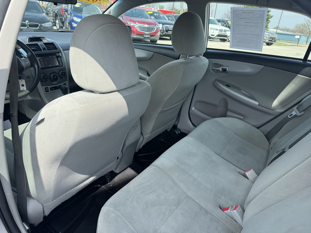 2013 Toyota Corolla Image 19