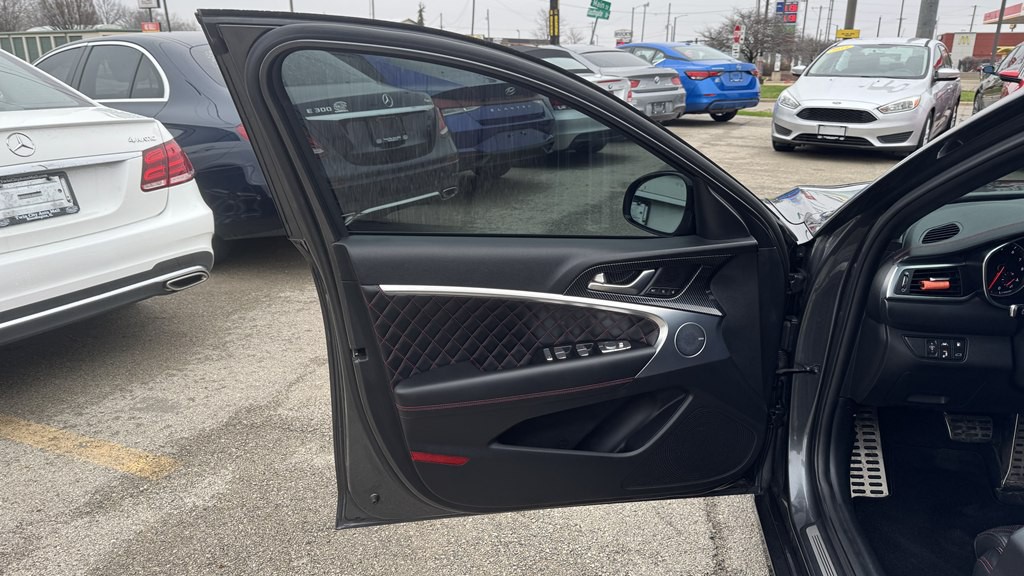 2019 Genesis G70 Image 14