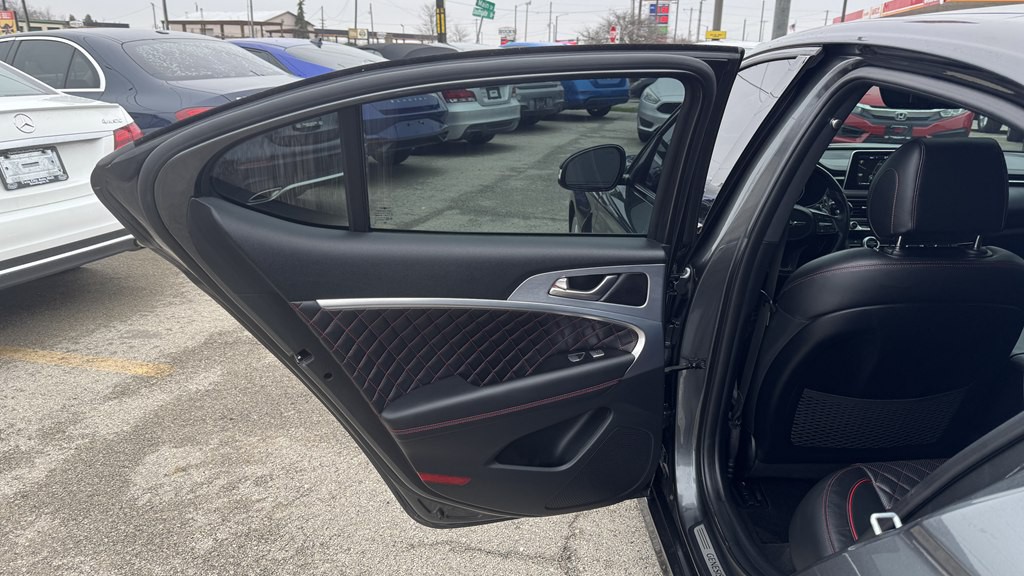 2019 Genesis G70 Image 21