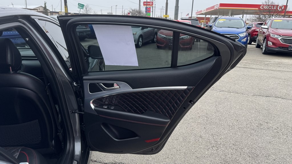 2019 Genesis G70 Image 25