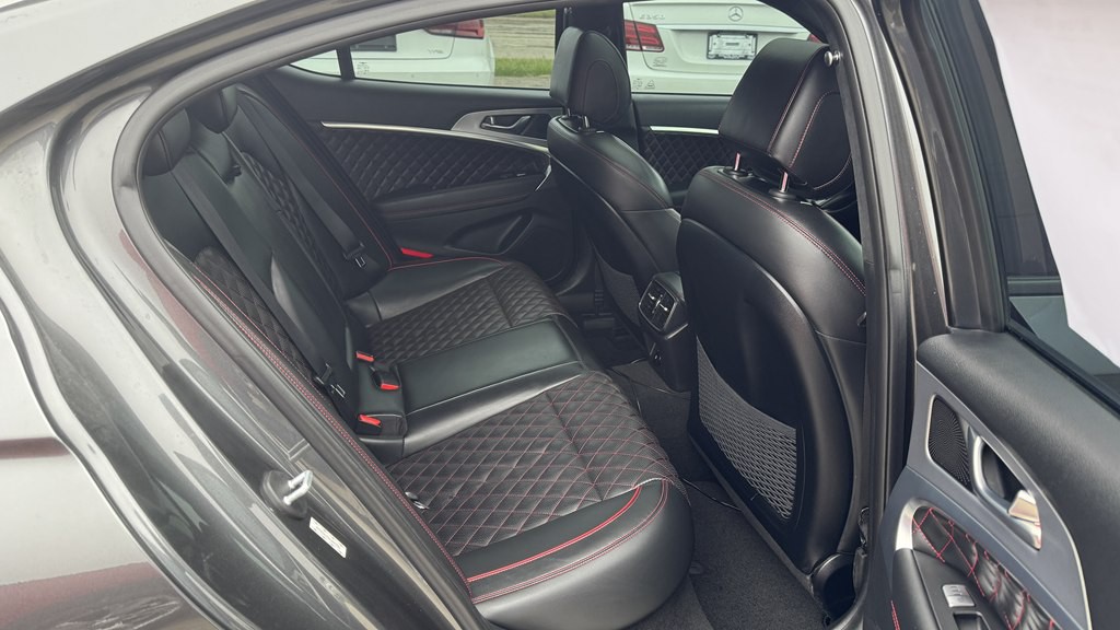 2019 Genesis G70 Image 26