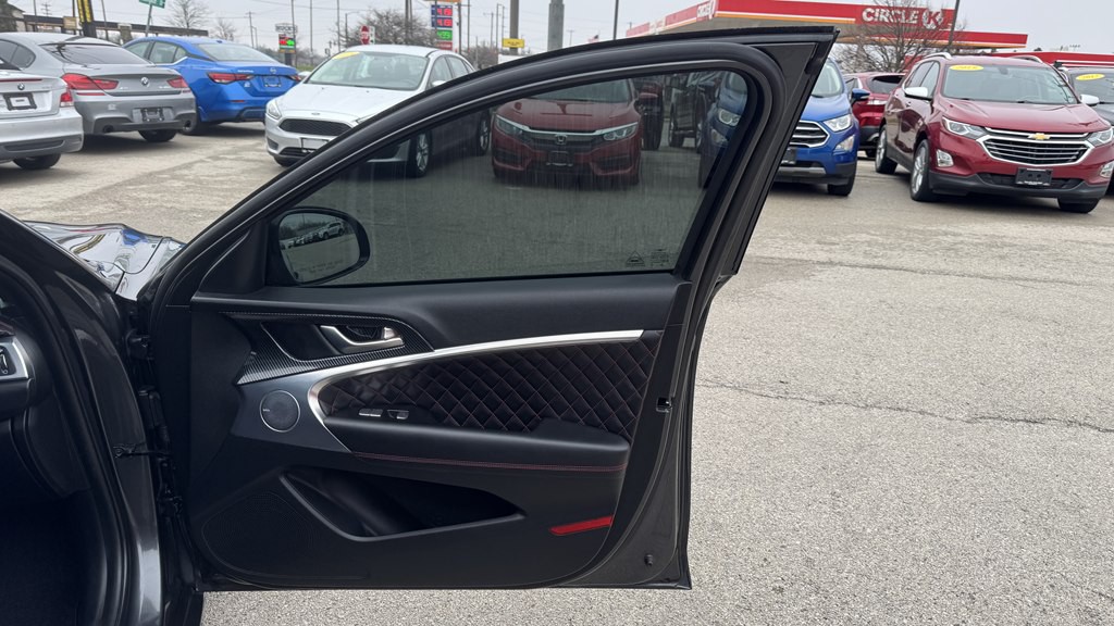 2019 Genesis G70 Image 27