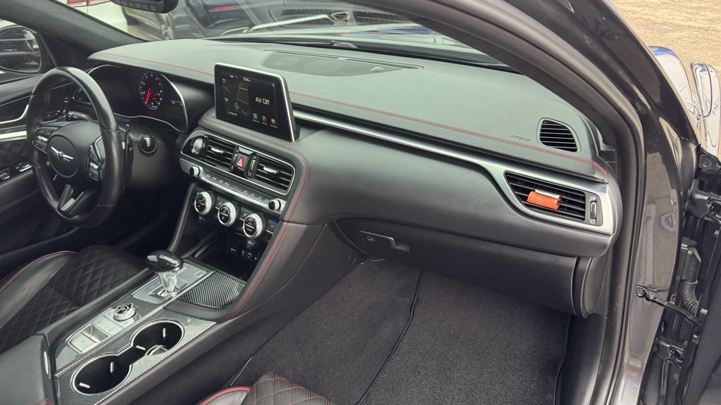 2019 Genesis G70 Image 28