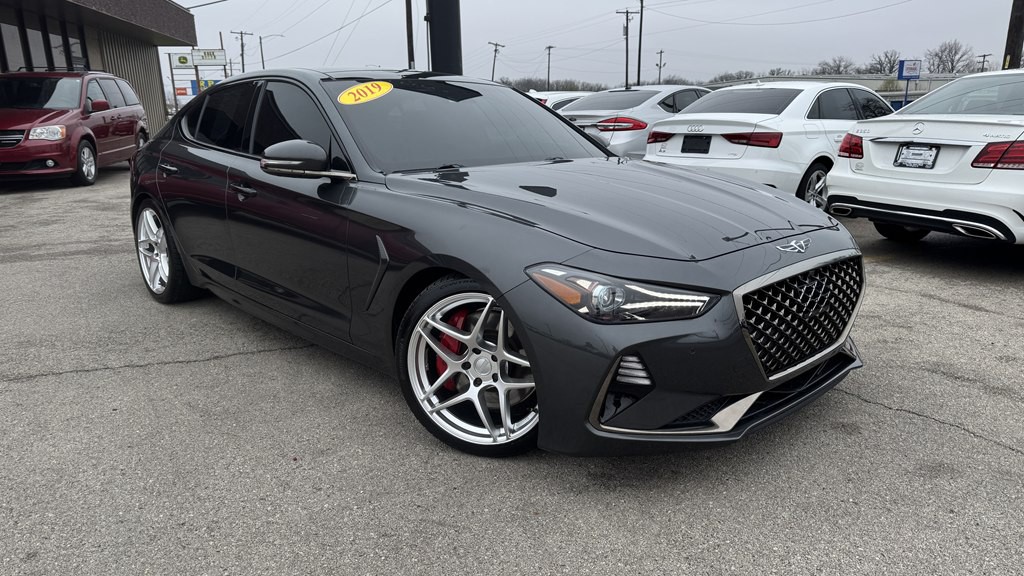 2019 Genesis G70 Image 2