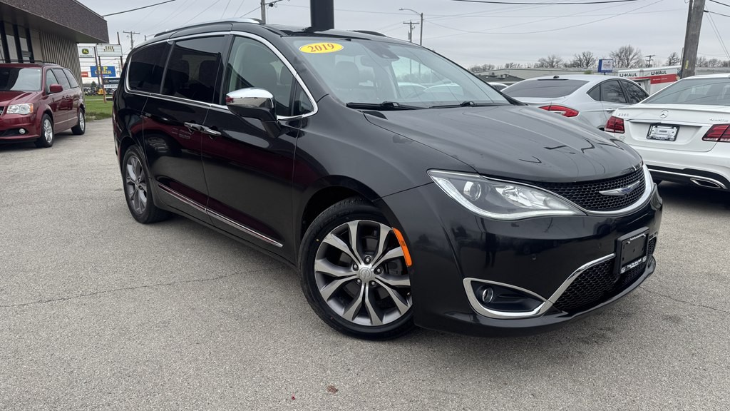 2019 Chrysler Pacifica Image 2