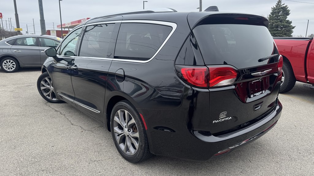 2019 Chrysler Pacifica Image 6
