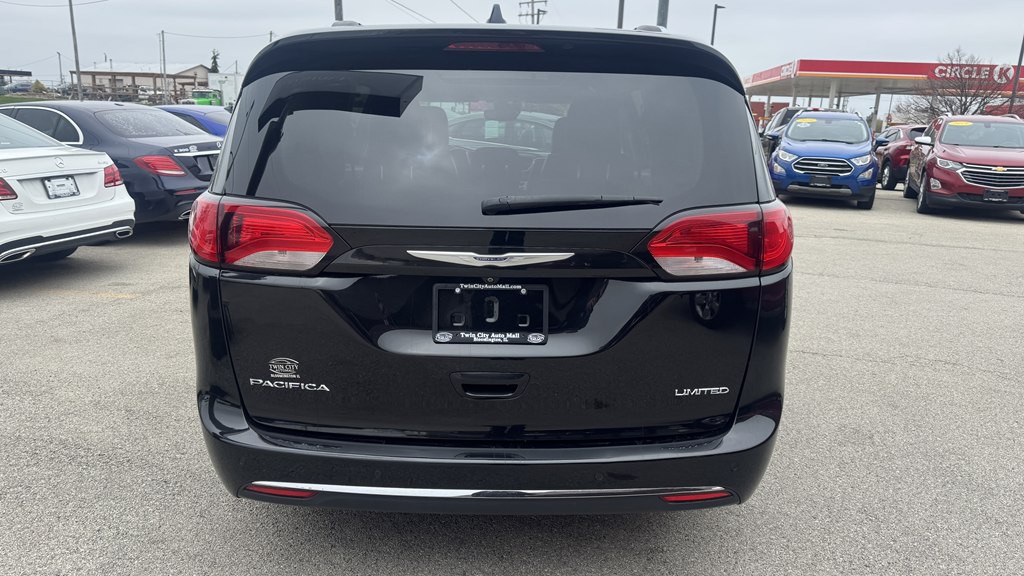 2019 Chrysler Pacifica Image 7