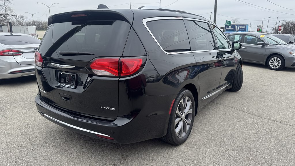 2019 Chrysler Pacifica Image 8