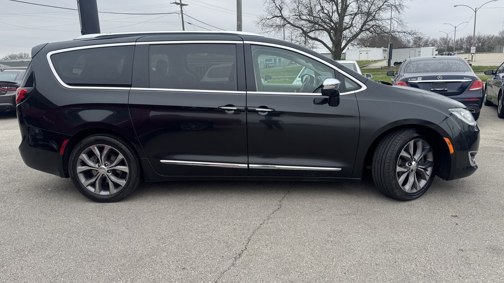 2019 Chrysler Pacifica Image 9