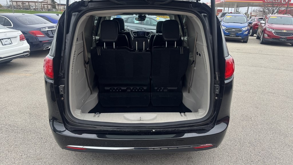 2019 Chrysler Pacifica Image 11