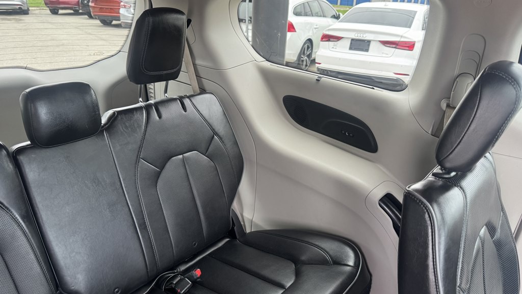 2019 Chrysler Pacifica Image 27