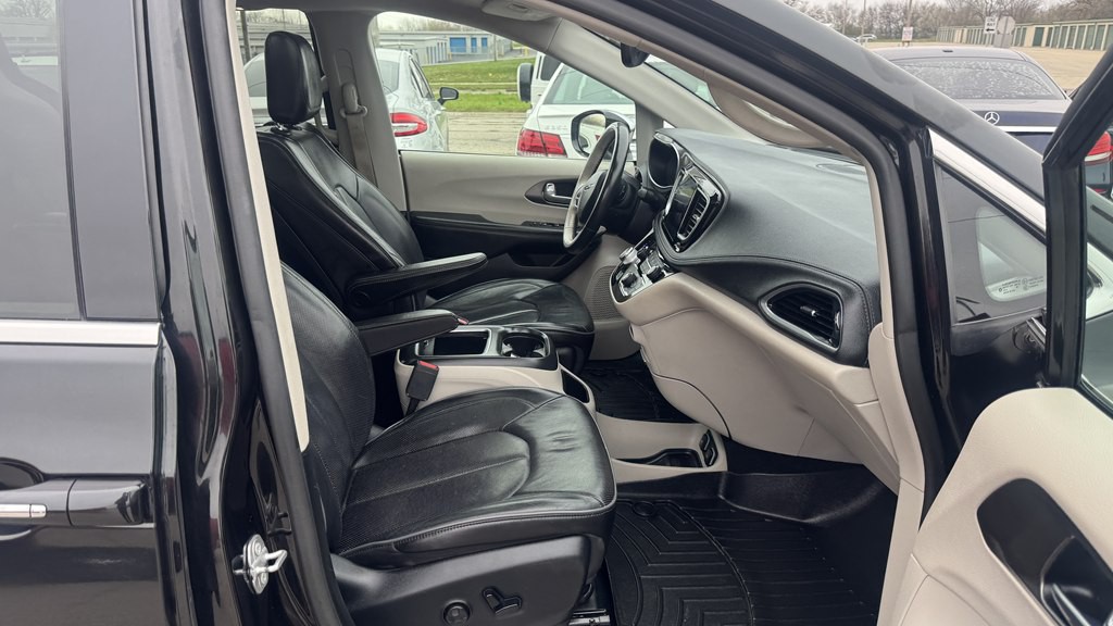 2019 Chrysler Pacifica Image 30