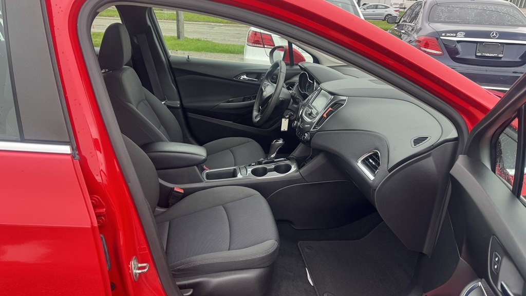 2016 Chevrolet Cruze Image 28