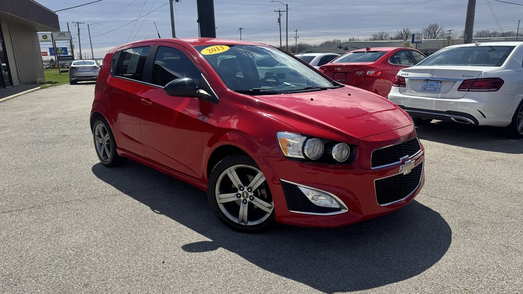 2013 Chevrolet Sonic Image 2