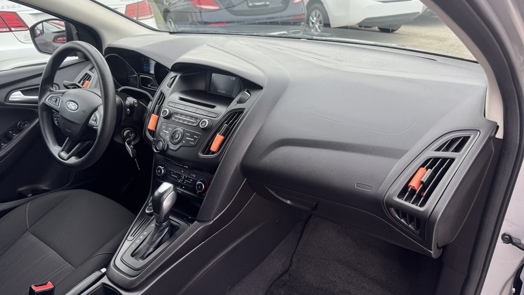 2015 Ford Focus Image 26