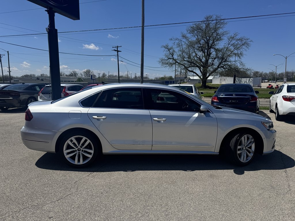 2018 Volkswagen Passat Image 8