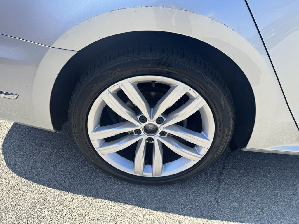 2018 Volkswagen Passat Image 9