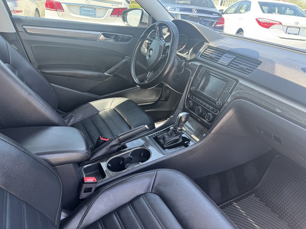 2018 Volkswagen Passat Image 12