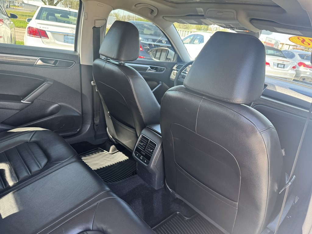 2018 Volkswagen Passat Image 15
