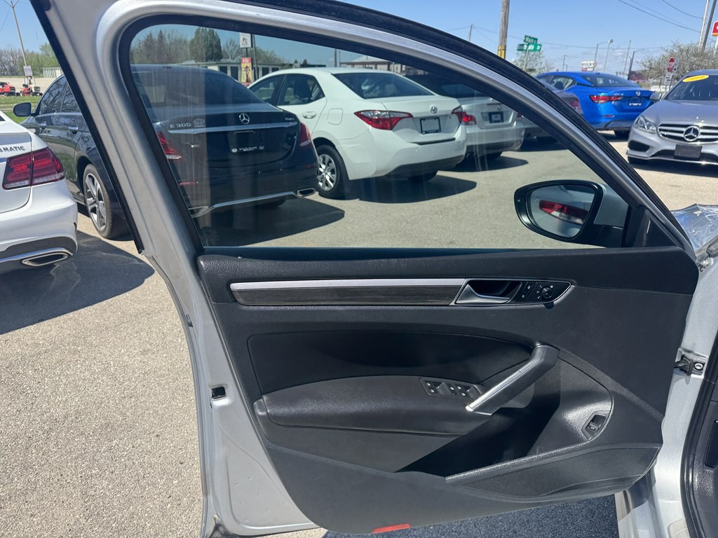 2018 Volkswagen Passat Image 20