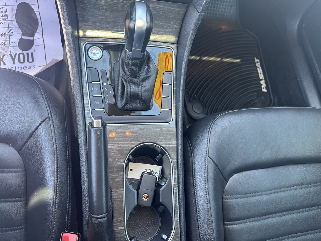 2018 Volkswagen Passat Image 27
