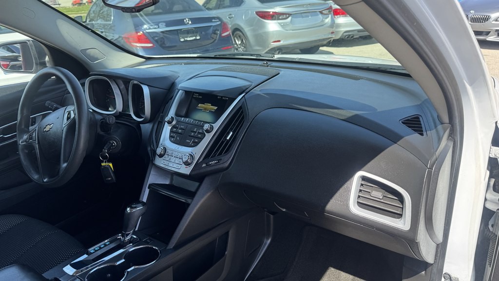 2017 Chevrolet Equinox Image 27