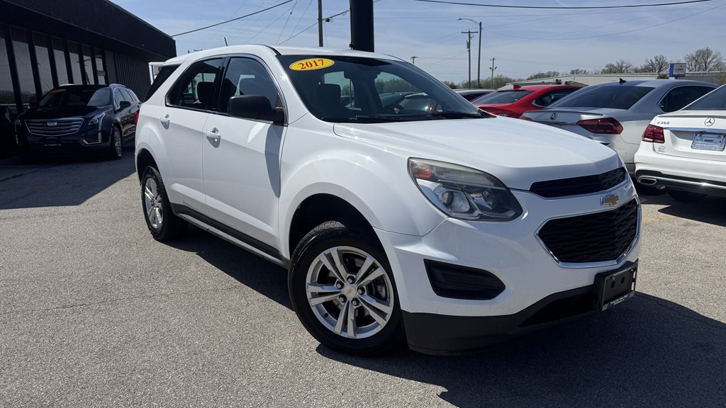 2017 Chevrolet Equinox Image 2