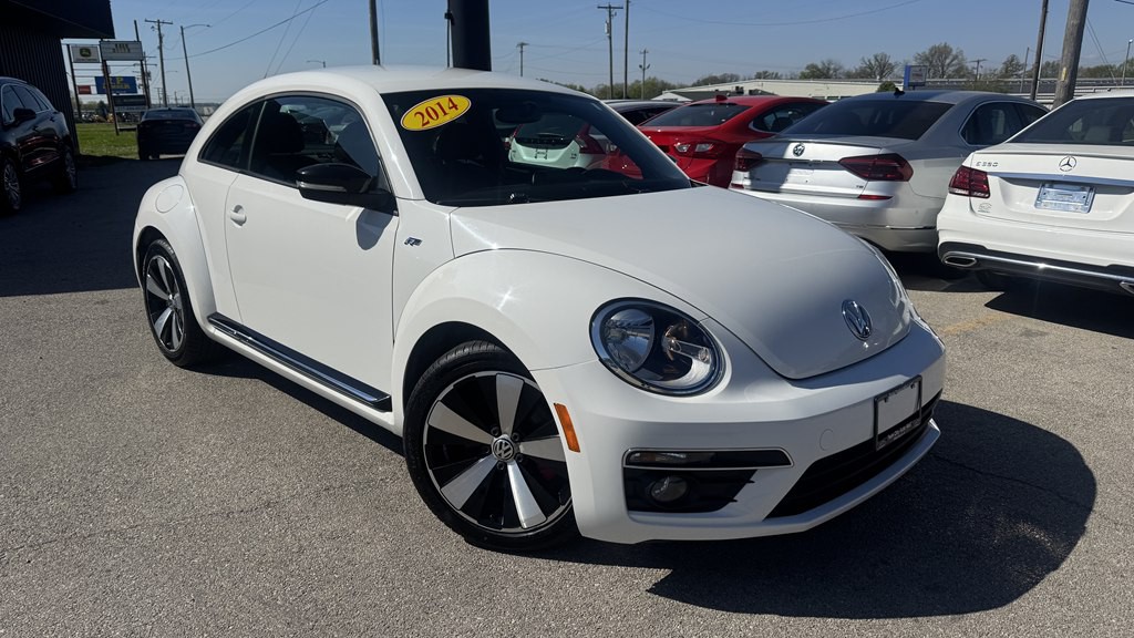 2014 Volkswagen Beetle Image 2