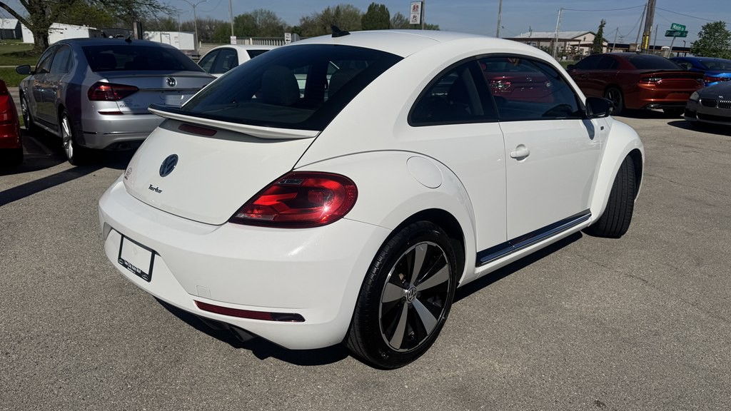 2014 Volkswagen Beetle Image 8