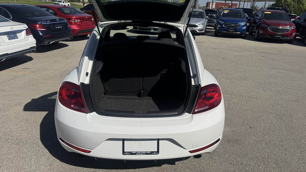 2014 Volkswagen Beetle Image 11