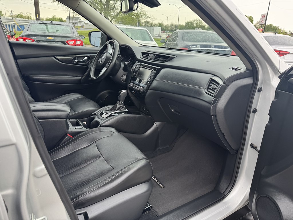 2018 Nissan Rogue Image 20