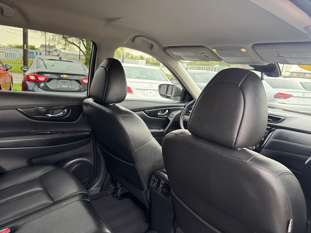 2018 Nissan Rogue Image 24