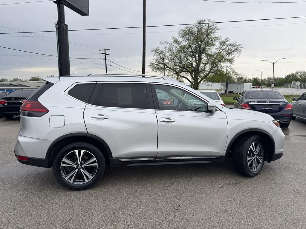 2018 Nissan Rogue Image 8