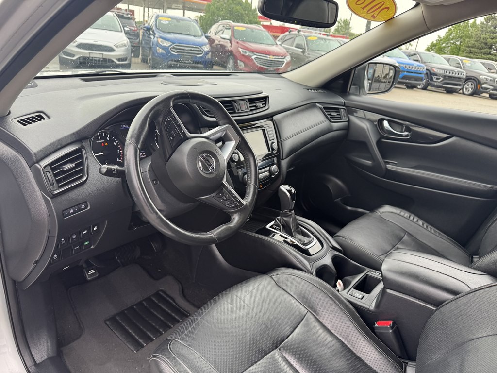 2018 Nissan Rogue Image 12